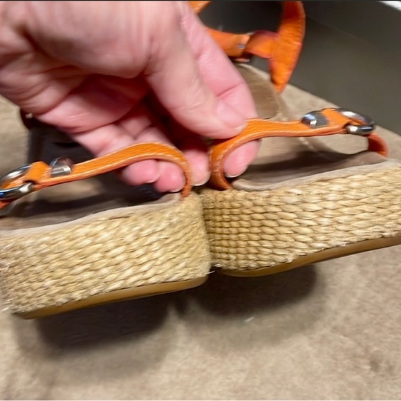 Authentic Prada leather sandals perfect for the spring and summer. - Picture 11 of 11